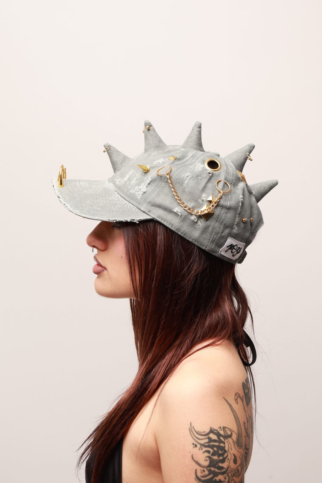 DEMON CREST CAP - GREY